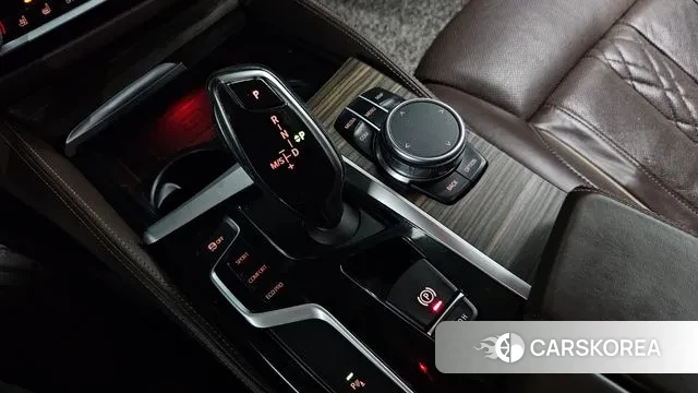 BMW 5 Series (G30) id 3469946 из Кореи 19