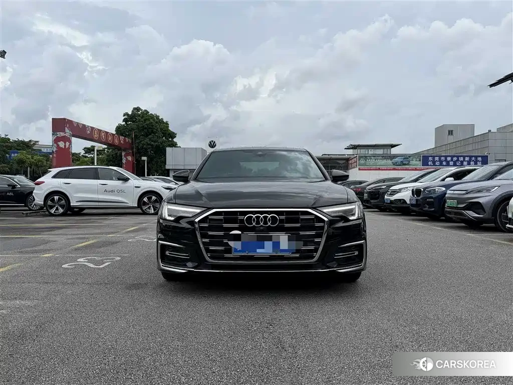 Audi A6L id 4553829 из Китая 9
