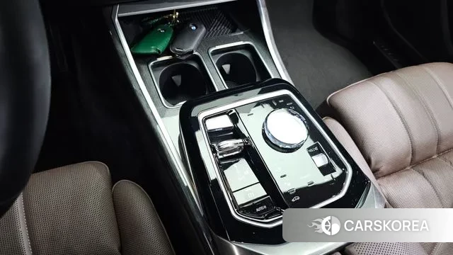 BMW 7 Series (G70) id 3639187 из Кореи 19