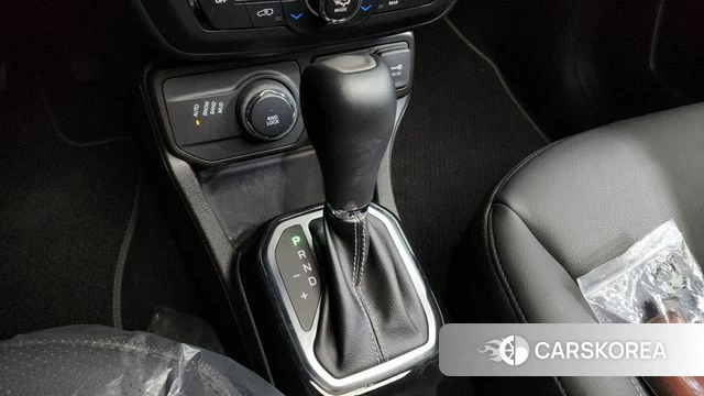 Jeep Renegade id 4376560 из Кореи 35