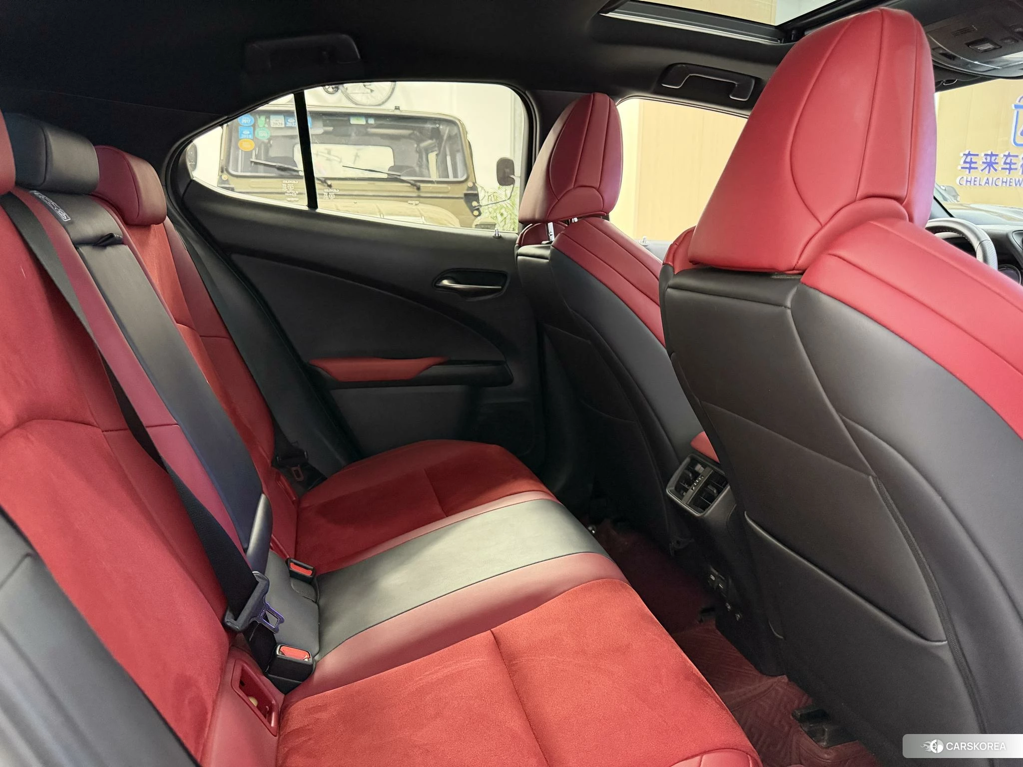 Lexus UX id 4440407 из Китая 19