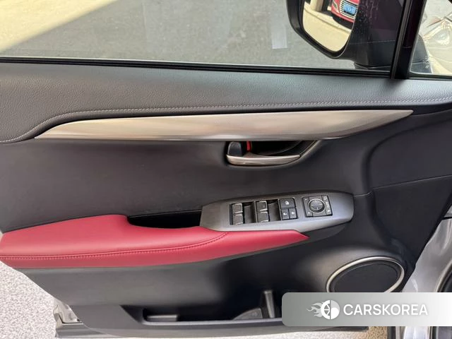 Lexus NX id 4299907 из Китая 24