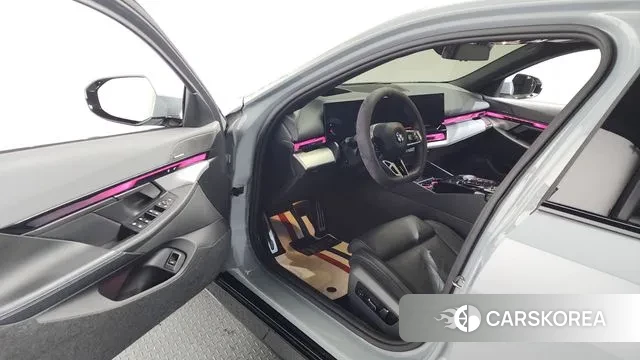 BMW 5 Series (G60) id 3751263 из Кореи 19