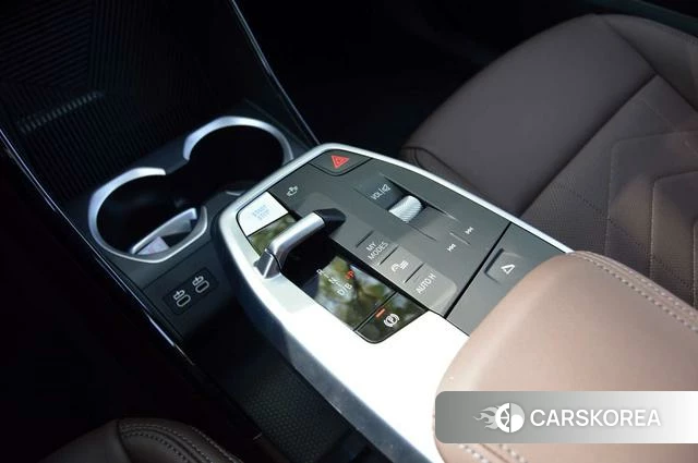 BMW iX1 id 4260374 из Китая 13