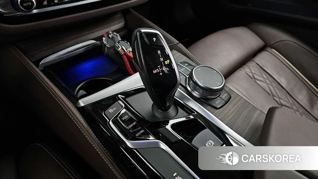 BMW 5 Series (G30) id 3866972 из Кореи 19