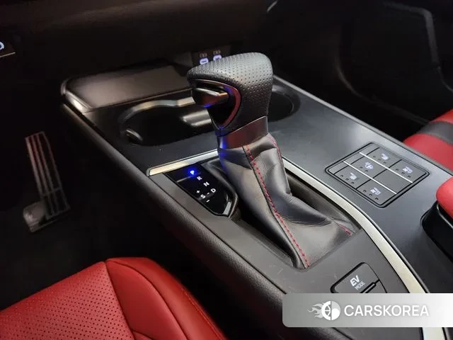 Lexus UX250h id 3758324 из Кореи 18