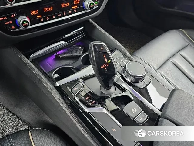 BMW 5 Series (G30) id 3622557 из Кореи 19