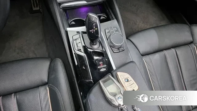 BMW 5 Series (G30) id 3752213 из Кореи 19