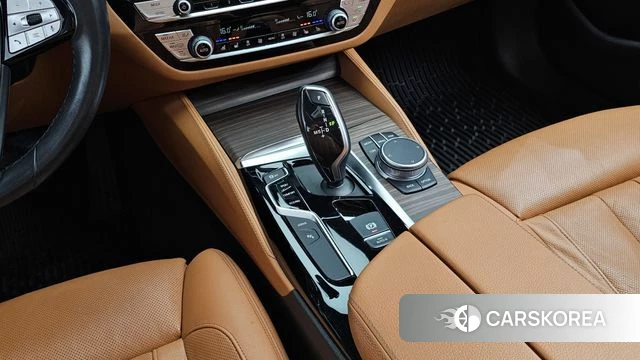 BMW 5 Series (G30) id 4604766 из Кореи 19