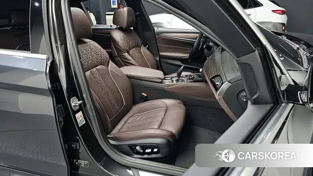 BMW 5 Series (G30) id 3703950 из Кореи 19