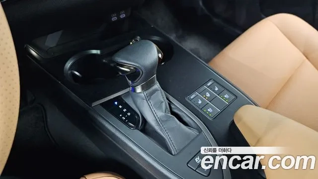 Lexus UX250h id 2873668 из Кореи 19