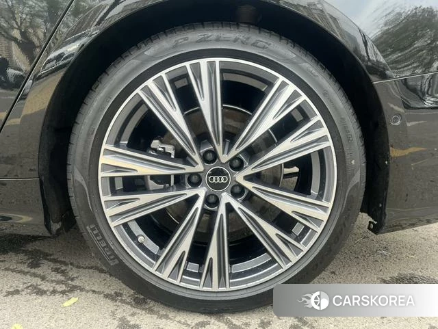 Audi A6L id 3890120 из Китая 19
