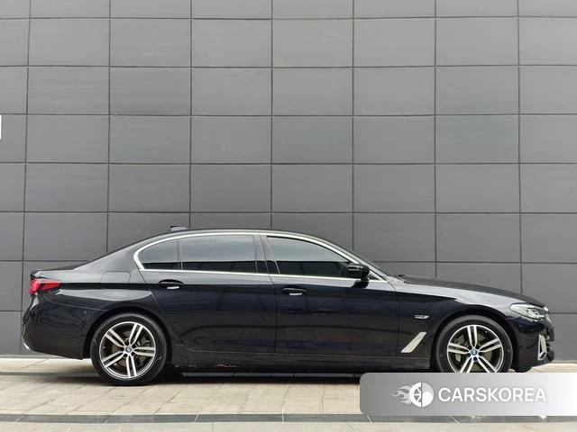 BMW 5 series PHEV id 3890856 из Китая 9