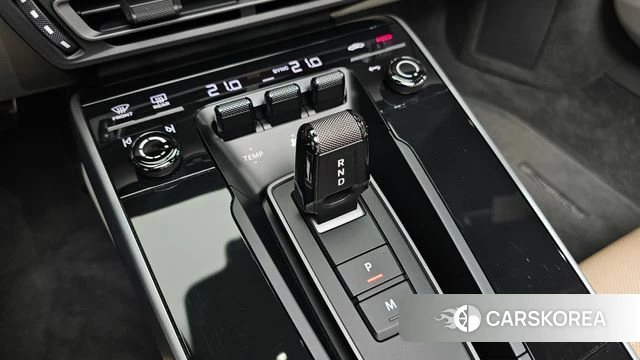 Porsche 911(992) id 4408603 из Кореи 19