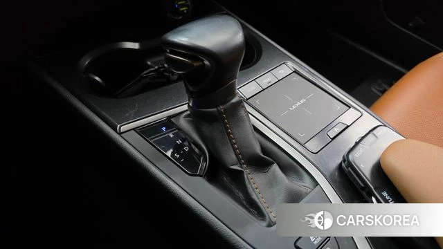 Lexus UX250h id 4458507 из Кореи 29