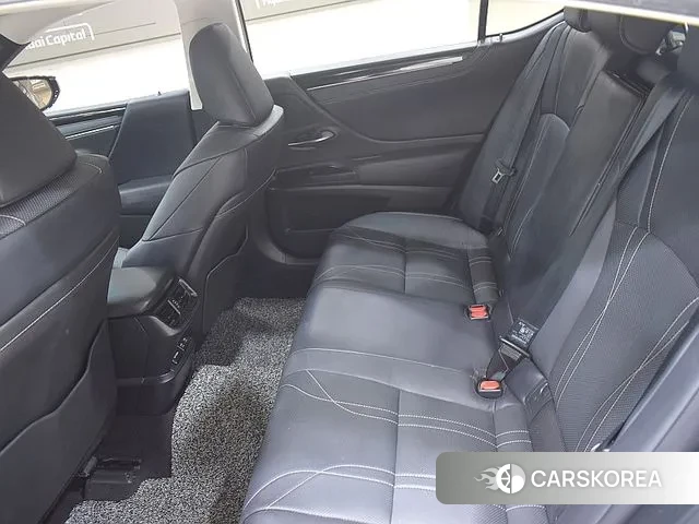 Lexus ES300h 7th generation id 3028001 из Кореи 19