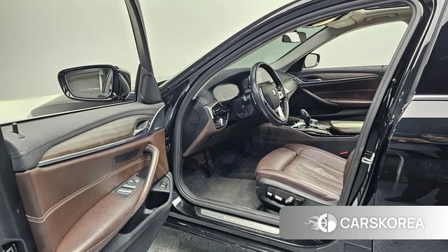 BMW 5 Series (G30) id 4937125 из Кореи 31