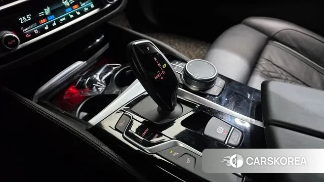 BMW 5 Series (G30) id 3449190 из Кореи 19