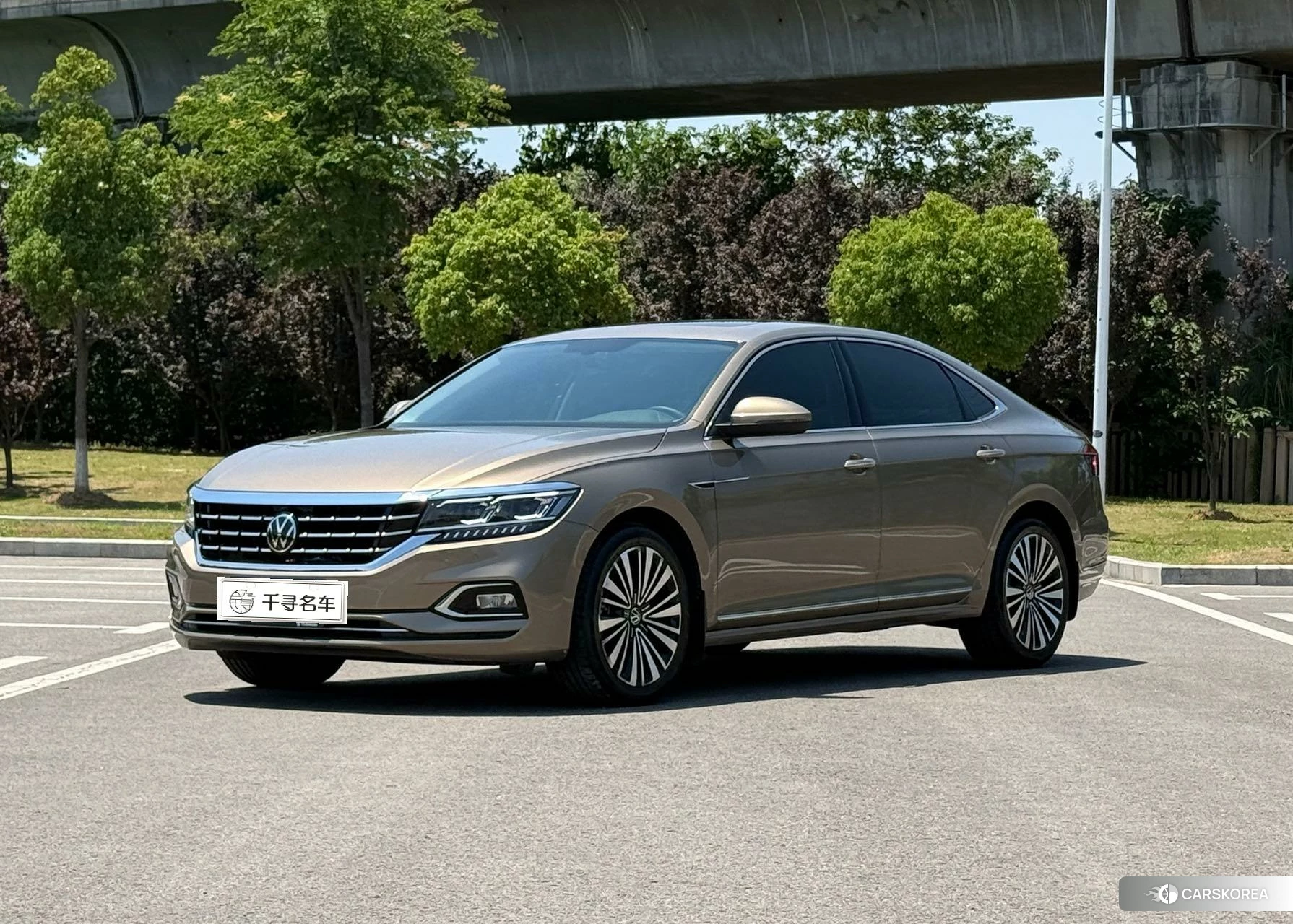 Volkswagen Passat id 4440700 из Китая 9