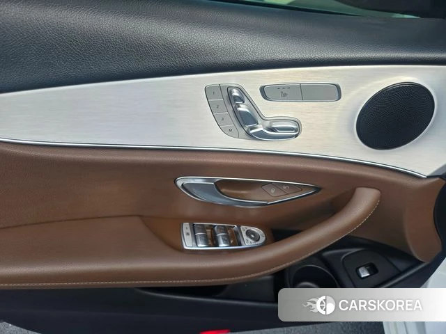 Mercedes-Benz E-Class W213 id 4775495 из Кореи 19