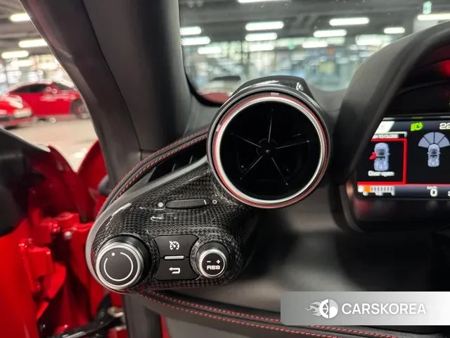 Ferrari F8 Spider id 3463780 из Кореи 17