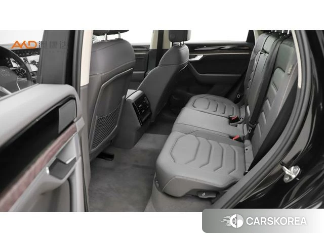 Volkswagen Touareg id 4259784 из Китая 9