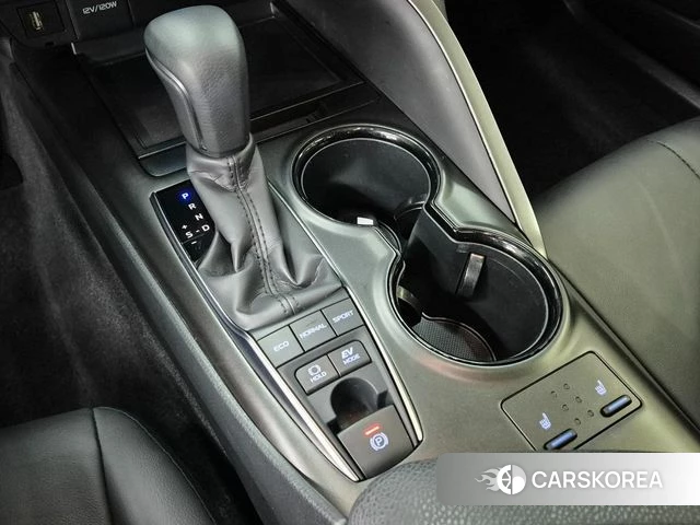 Toyota Camry (XV70) id 3858667 из Кореи 18