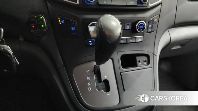 Hyundai The New Grand Starex id 3936924 из Кореи 19