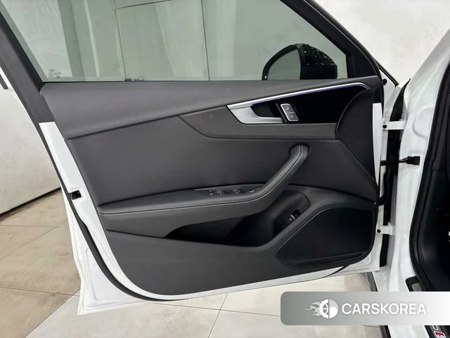 Audi A4L id 4254201 из Китая 30