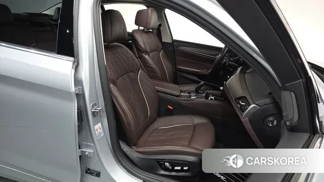 BMW 5 Series (G30) id 3459437 из Кореи 19