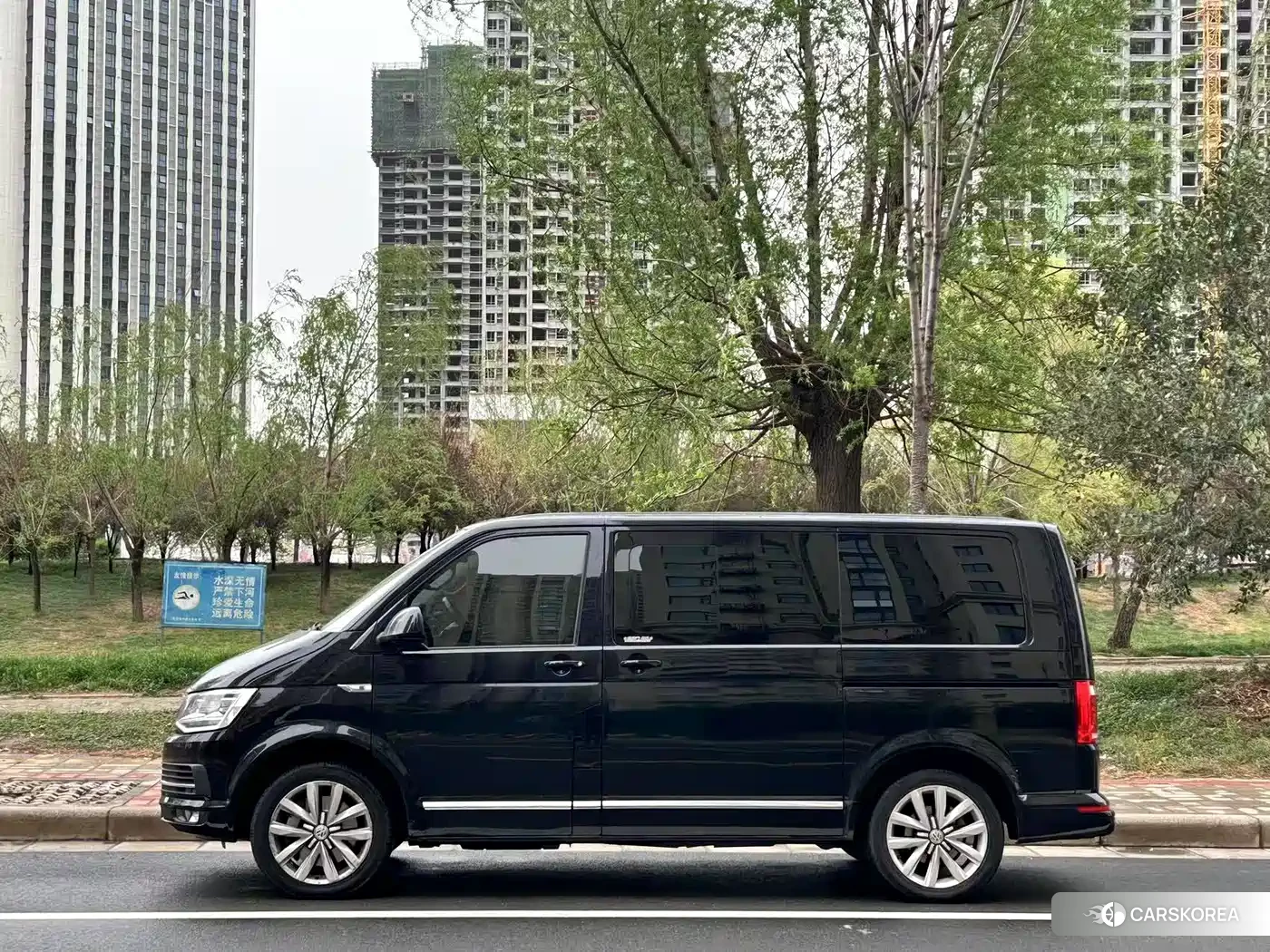 Volkswagen Multivan id 4607172 из Китая 12