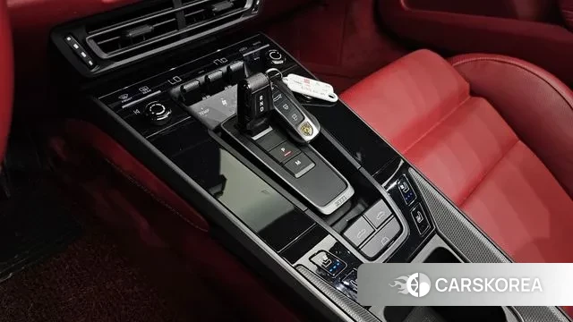 Porsche 911(992) id 2980599 из Кореи 19