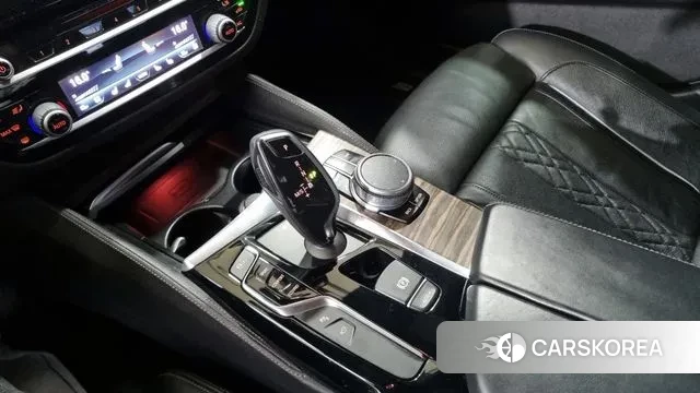 BMW 5 Series (G30) id 3369026 из Кореи 17