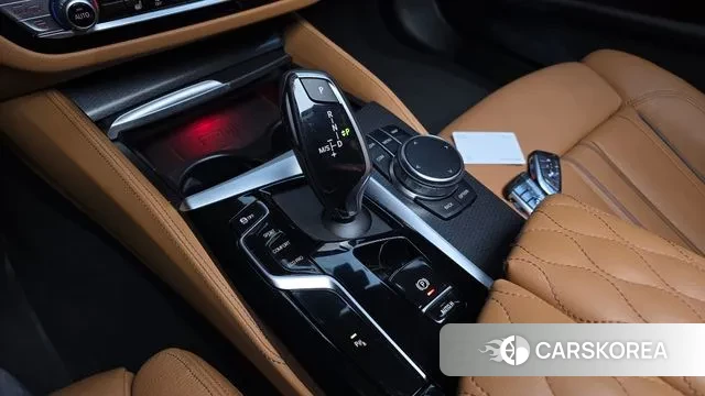 BMW 5 Series (G30) id 3437559 из Кореи 19