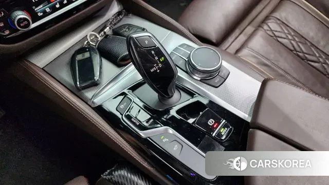 BMW 5 Series (G30) id 3029436 из Кореи 19