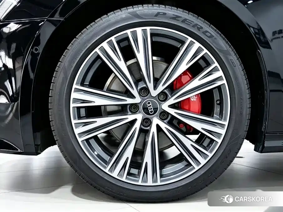 Audi A6L id 4576648 из Китая 17