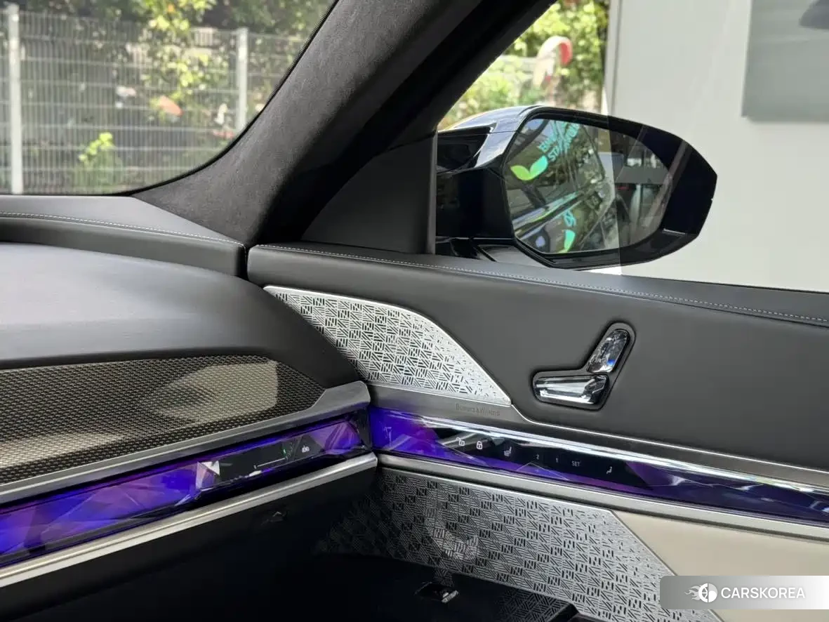 BMW i7 M70L id 4559768 из Китая 20