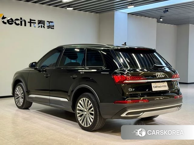 Audi Q7 id 3889881 из Китая 29