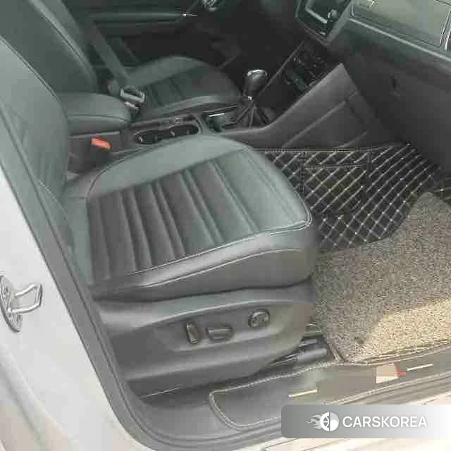 Volkswagen Touran L id 4452098 из Китая 14