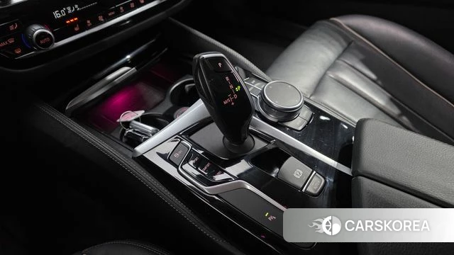 BMW 5 Series (G30) id 3924663 из Кореи 19