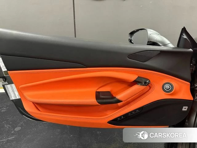 Ferrari F8 Spider id 4309852 из Кореи 19