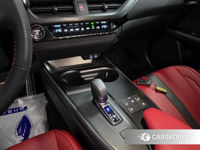 Lexus UX300h id 4724469 из Кореи 17