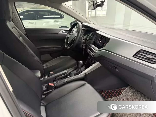 Volkswagen Polo id 4218759 из Китая 14