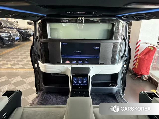 Lexus LM id 4300417 из Китая 12