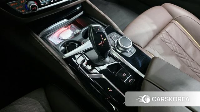 BMW 5 Series (G30) id 3877934 из Кореи 19