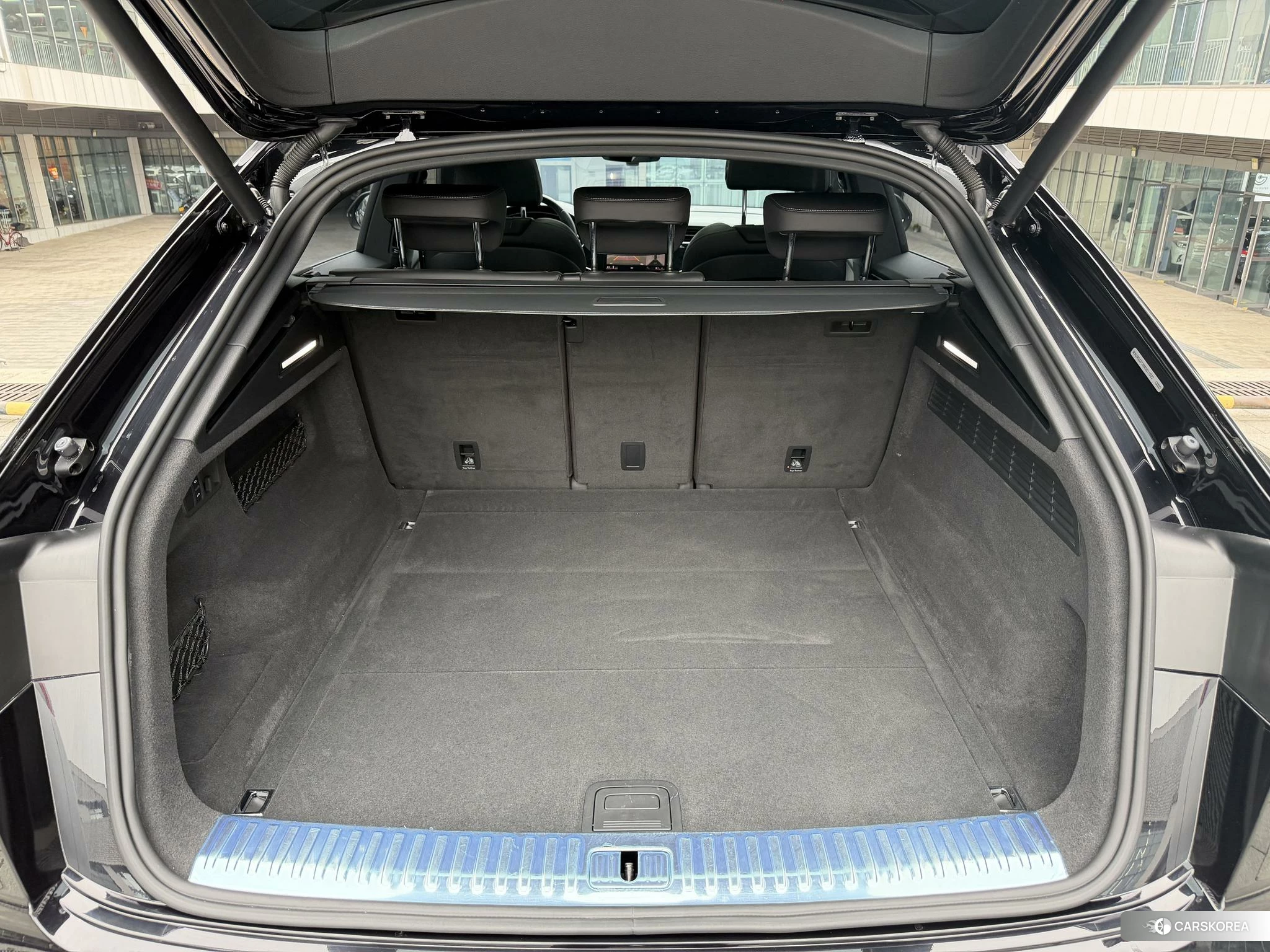 Audi Q8 id 4467911 из Китая 28