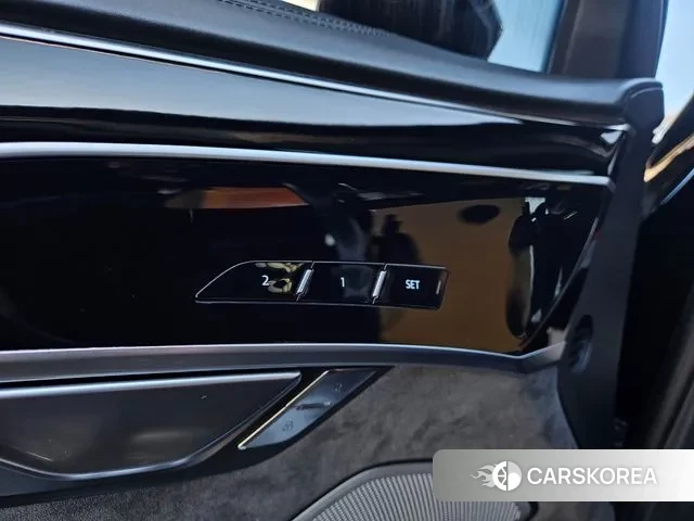 Audi A8 (D5) id 3529641 из Кореи 14