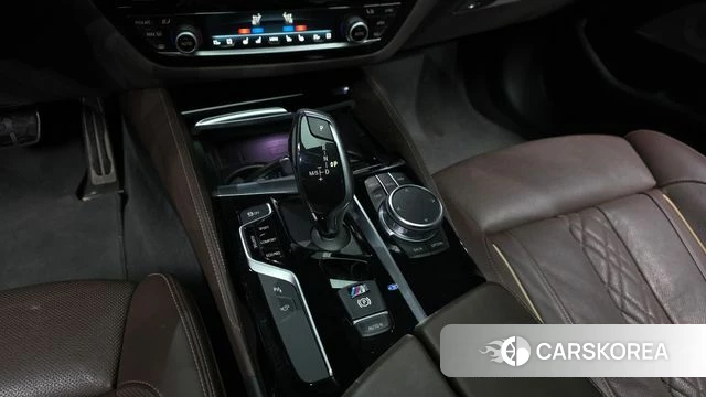 BMW 5 Series (G30) id 3834659 из Кореи 19