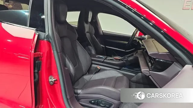 Porsche Taycan id 3676282 из Кореи 19