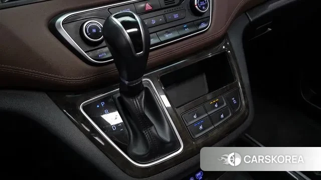 Hyundai The New Grand Starex id 3772465 из Кореи 19